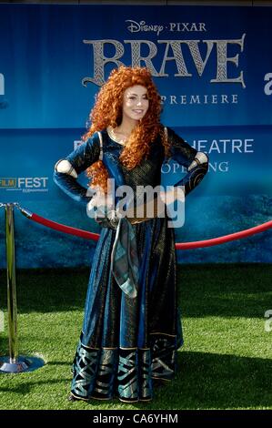 USA. Merida im Ankunftsbereich für mutige Premiere auf der Los Angeles Film Festival (LAFF), The Dolby Theater, Los Angeles, CA 18. Juni 2012. Foto von: Michael Germana/Everett Collection Stockfoto