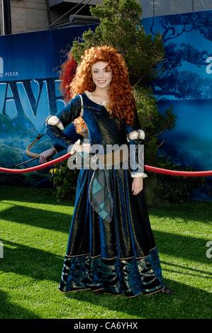 USA. Merida im Ankunftsbereich für mutige Premiere auf der Los Angeles Film Festival (LAFF), The Dolby Theater, Los Angeles, CA 18. Juni 2012. Foto von: Michael Germana/Everett Collection Stockfoto