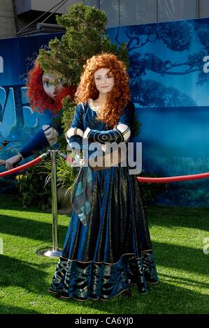 USA. Merida im Ankunftsbereich für mutige Premiere auf der Los Angeles Film Festival (LAFF), The Dolby Theater, Los Angeles, CA 18. Juni 2012. Foto von: Michael Germana/Everett Collection Stockfoto