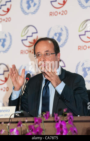 Der französische Präsident François Hollande gibt eine Pressekonferenz auf der Konferenz der Vereinten Nationen für nachhaltige Entwicklung (Rio + 20), Rio De Janeiro, Brasilien, 20. Juni 2012. Foto © Sue Cunningham. Stockfoto