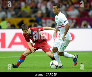 Vaclav Pilar (CZE, links) und Nani (PRT), Fußball, Viertelfinale EM 2012 entsprechen Tschechien Vs Portugal, Wroclaw, Polen am 21. Juni 2012. (CTK Foto/Katerina Sulova) Stockfoto