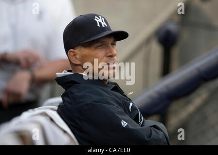 Joe Girardi Manager (Yankees), 5. Juni 2012 - MLB: Manager Joe Girardi der New York Yankees vor dem Spiel gegen die Tampa Bay Rays im Yankee Stadium in Bronx, New York, Vereinigte Staaten von Amerika. (Foto von Thomas Anderson/AFLO) (JAPANISCHE ZEITUNG HERAUS) Stockfoto