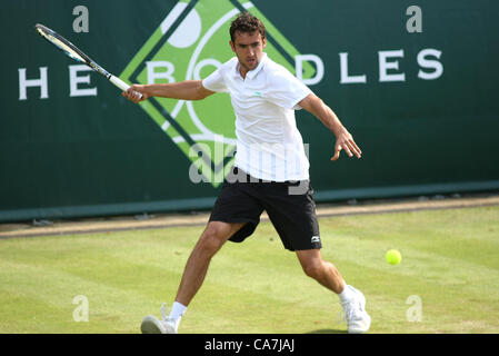 22.06.2012 stoke Park, Buckinghamshire, England. Die Boodles Tennis 2012. Marin Cilic (CRO) in Aktion gegen Nicolas Almagro (ESP) während ihres Spiels bei dem Boodles spielte in Stoke Park Stockfoto