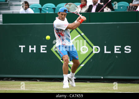 22.06.2012 stoke Park, Buckinghamshire, England. Die Boodles Tennis 2012. Juan Monaco (ARG) in Aktion gegen Oliver Golding (GBR) während ihres Spiels bei dem Boodles spielte in Stoke Park Stockfoto