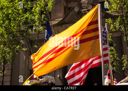 New York City, USA. 23. Juni 2012.  Die jährlichen internationalen kulturellen Paradeprovides der Gemeinden die Möglichkeit, das Erbe, Flagge und Farben der nicht - kommunistischen Vietnam zu präsentieren. Stockfoto