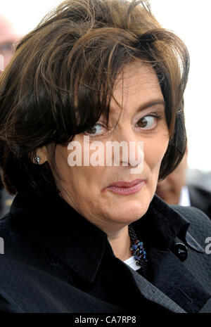 London - Cherie Blair in der internationalen Witwen Tag Celebrity Ziege Fuß an der London Bridge, London, England - 23. Juni 2012 Foto von Menschen Presse Stockfoto