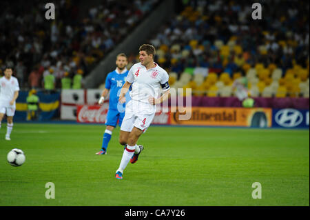 24.06.2012, Kiew, Ukraine. Steven Gerrard (Liverpool FC) in Aktion für England während der Europäischen Meisterschaft Quartal Endspiel zwischen England und Italien im Olympiastadion, Kiew. Stockfoto