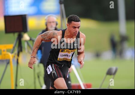 24.06.2012 Birmingham, ENGLAND Mens 400m Finale Luke Lennon Ford in Aktion während der Aviva-Versuche im Alexandra Stadium. Stockfoto