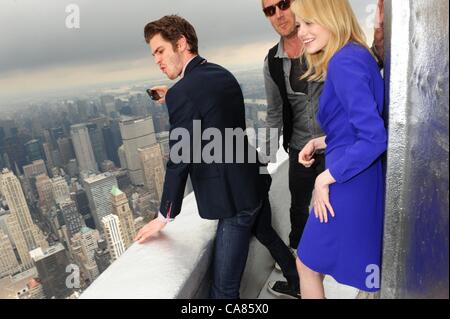 25 Juni 2012 Manhattan New York Us Andrew Garfield Emma Stone Und Rhys Ifans The Amazing Spider Man Andrew Garfield Emma Stone Rhys Ifans Denis Leary Regisseur Marc Webb Und Produzent