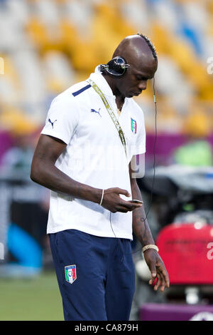 Mario Balotelli (ITA), 24. Juni 2012 - Fußball / Fußball: Mario Balotelli von Italien vor der UEFA EURO 2012 Viertelfinal-Match zwischen England 0(2-4) 0 Italien Olympiyskiy-Stadion in Kiew, Ukraine. (Foto von Maurizio Borsari/AFLO) [0855] Stockfoto