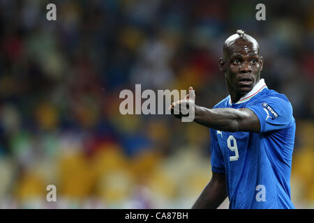 Mario Balotelli (ITA), 24. Juni 2012 - Fußball / Fußball: UEFA EURO 2012 Viertelfinal-Match zwischen England 0(2-4) 0 Italien Olympiyskiy-Stadion in Kiew, Ukraine. (Foto von Maurizio Borsari/AFLO) [0855] Stockfoto