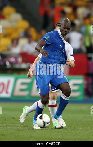 Mario Balotelli (ITA), 24. Juni 2012 - Fußball / Fußball: UEFA EURO 2012 Viertelfinal-Match zwischen England 0(2-4) 0 Italien Olympiyskiy-Stadion in Kiew, Ukraine. (Foto von Maurizio Borsari/AFLO) [0855] Stockfoto