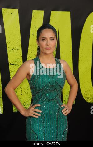 Selma Hayek im Ankunftsbereich für wilden Premiere, Regency Village Westwood Theatre, Los Angeles, CA 25. Juni 2012. Foto von: Dee Cercone/Everett Collection Stockfoto