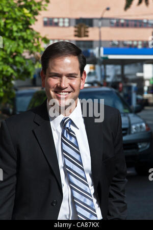 25. Juni 2012, New York City USA; Marco Rubio Junior Vereinigte Staaten Senator aus Florida, kommt für Gastauftritt auf Daily Show with John Stewart. Senator Rubio ist ein Autor & Mitglied der Congressional Hispanic-Konferenz Stockfoto