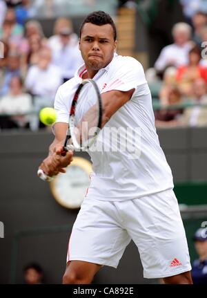 JO-WILFRIED TSONGA Frankreich der ALL ENGLAND TENNIS CLUB WIMBLEDON LONDON ENGLAND 26. Juni 2012 Stockfoto