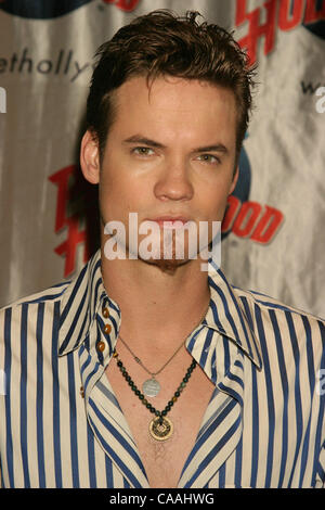 8. Juli 2003; New York, NY, USA; Schauspieler SHANE WEST besucht Fans & fördert seinen neuen Film "The League Of Extraordinary Gentlemen" @ Planet Hollywood Times Square. Stockfoto