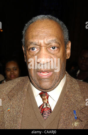 2. Februar 2004; New York, NY, USA; Komiker BILL COSBY wendet sich an junge Studenten zum 50. Jahrestag der Brown v. Board Of Education in der Riverside Church. Stockfoto