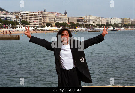 19. Februar 2004; CANNES, FRANKREICH; JACKIE CHAN, STEVE COOGAN und CECILE DE FRANCE in "Around the World in 80 Days" Photocall, Cannes Film Festival 2003 obligatorisch Credit: Foto von Frederic Injimbert/ZUMA Press. (©) Copyright 2004 von Frederic Injimbert Stockfoto