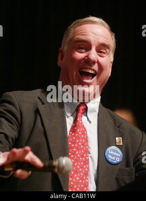 19. März 2004; New York, NY, USA; Ehemalige Präsidentschaftskandidat HOWARD DEAN an der New School, wo er seine neue politische Organisation "Demokratie für Amerika", die Grassrooots Aktivismus & Progressive Ursachen unterstützen weiterhin gefördert. Stockfoto