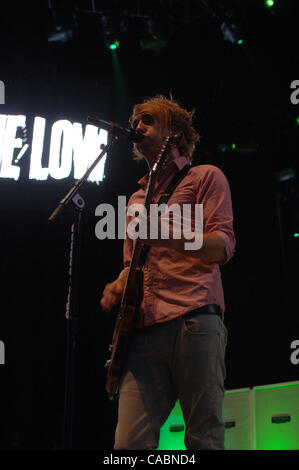 21. Juni 2010 - Portsmouth, Virginia, USA - All Time Low bringt ihre Marke der amerikanischen Pop-Punk, der Bamboozle Roadshow auf einen Halt in der Netelos-Pavillon (Kredit-Bild: © Jeff Moore/ZUMApress.com) Stockfoto