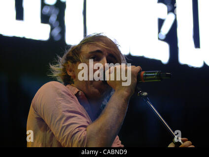 21. Juni 2010 - Portsmouth, Virginia, USA - All Time Low bringt ihre Marke der amerikanischen Pop-Punk, der Bamboozle Roadshow auf einen Halt in der Netelos-Pavillon (Kredit-Bild: © Jeff Moore/ZUMApress.com) Stockfoto