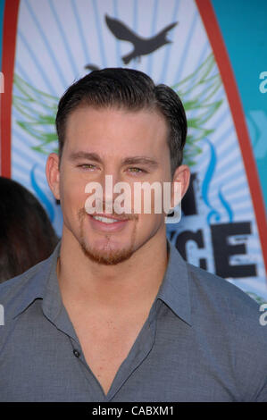 8. August 2010 statt - Hollywood, Kalifornien, USA - Channing Tatum während der 2010 TEEN CHOICE AWARDS, Ankünfte im Gibson Amphitheatre, am 8. August 2010, in Los Angeles... K66089MGE. (Kredit-Bild: © Michael Germana/Globe Photos/ZUMApress.com) Stockfoto