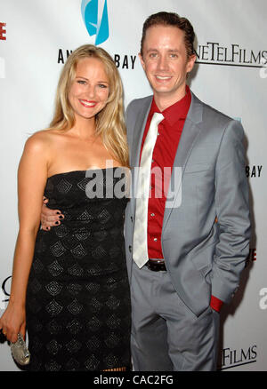 29. September 2010 - Los Angeles, Kalifornien, USA - SELENA FARA, CHAD LINDBERG, die Teilnahme an der Los Angeles Premiere von ich auf Ihr Grab Held der Mann 6 Theatre In Hollywood, Kalifornien am 29. September 2010 spucken. 2010.K66030LONG (Kredit-Bild: © D. Long/Globe Photos/ZUMApress.com) Stockfoto