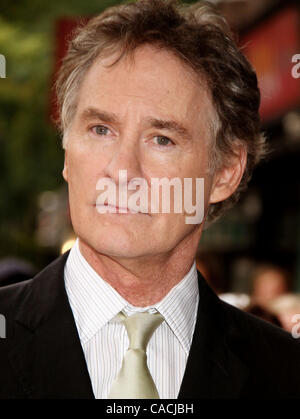 19. Juli 2010 - New York, New York, US - Schauspieler KEVIN KLINE besucht die New Yorker Premiere von "The Extra Man" im Dorf East Kino statt. (Bild Kredit: Nancy Kaszerman/ZUMApress.com ©) Stockfoto