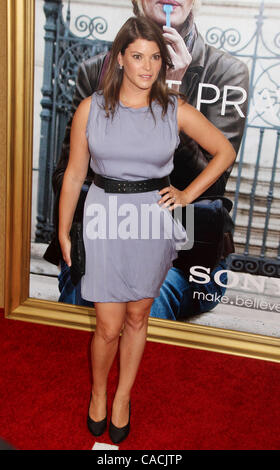 10. August 2010 - New York, New York, USA - GAIL SIMMONS besucht die New Yorker Premiere von "Eat Pray Love" im Ziegfeld Theater statt. (Bild Kredit: Nancy Kaszerman/ZUMApress.com ©) Stockfoto