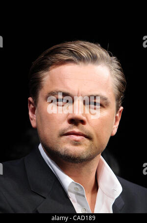 21. Juli 2010 - Tokyo, Japan - Schauspieler Leonardo DiCaprio fördert seinen neuesten Film "Inception" während einer Pressekonferenz im Ritz-Carlton Tokyo am 21. Juli 2010 in Tokio, Japan. Der Film wird in Japan am 23 Juli geöffnet. (Bild Kredit: ¬ © Junko Kimura/ZUMApress.com) Stockfoto