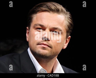 21. Juli 2010 - Tokyo, Japan - Schauspieler Leonardo DiCaprio fördert seinen neuesten Film "Inception" während einer Pressekonferenz im Ritz-Carlton Tokyo am 21. Juli 2010 in Tokio, Japan. Der Film wird in Japan am 23 Juli geöffnet. (Bild Kredit: ¬ © Junko Kimura/ZUMApress.com) Stockfoto