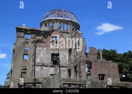 6. August 2010 - Hiroshima, Japan - Atomic Bomb Dome im Peace Memorial Park in Hiroshima, Japan. Japan ist der 65. Jahrestag der ersten Atombombe der Welt. (Kredit-Bild: © Junko Kimura/Jana/ZUMApress.com) Stockfoto