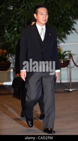 Sep 17, 2010 - Tokyo, Japan - neu ernannte Außenminister Seiji Maehara posieren für Fotos mit seinem neuen Kabinett am Amtssitz des Premierministers in Tokio, Japan. Kan umgebildet sein Kabinett. (Kredit-Bild: © Koichi Kamoshida/ZUMApress.com) Stockfoto