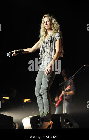 Weibliche Musikerin Sheryl Crow durchgeführt ein live-Konzert im Chumash Casino Resort in Santa Ynez, CA. am 16. September 2010. (Kredit-Bild: © John Pyle/Cal Sport Media/ZUMApress.com) Stockfoto