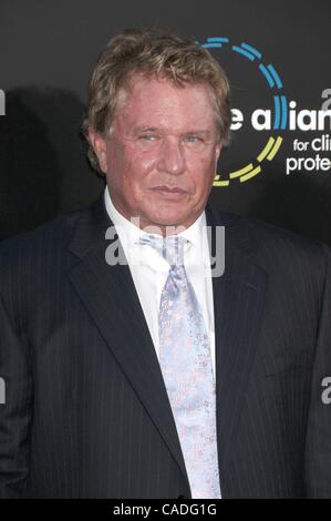 13. Juli 2010 abgehaltenen Graumans Chinese Theater, Hollywood - Los Angeles, Kalifornien, USA - Schauspieler TOM BERENGER auf der "Inception" Los Angeles Premiere. (Kredit-Bild: © Paul Fenton/ZUMA Press) Stockfoto