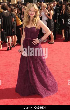 29. August 2010 - Los Angeles, Kalifornien, USA - 29. August 2010 - Los Angeles, Kalifornien, USA - Schauspielerin KYRA SEDGWICK an die 62. Primetime Emmy Awards im Nokia Theater, Los Angeles statt. (Kredit-Bild: © Paul Fenton/ZUMApress.com) Stockfoto