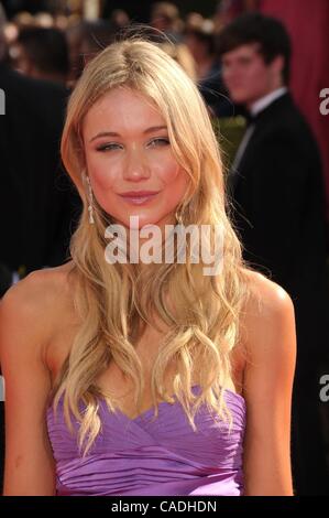 29. August 2010 - Los Angeles, Kalifornien, USA - 29. August 2010 - Los Angeles, Kalifornien, USA - Schauspielerin KATRINA BOWDEN an die 62. Primetime Emmy Awards im Nokia Theater, Los Angeles statt. (Kredit-Bild: © Paul Fenton/ZUMApress.com) Stockfoto