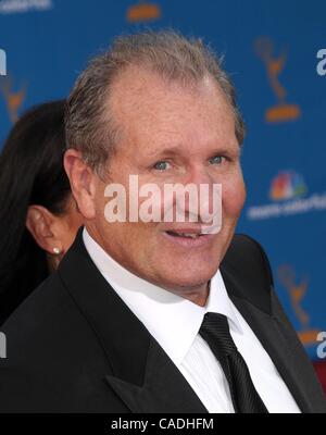 29. August 2010 - Los Angeles, Kalifornien, USA - 29. August 2010 - Los Angeles, Kalifornien, USA - Schauspieler ED O'Neill auf die 62. Primetime Emmy Awards im Nokia Theater, Los Angeles statt. (Kredit-Bild: © Paul Fenton/ZUMApress.com) Stockfoto