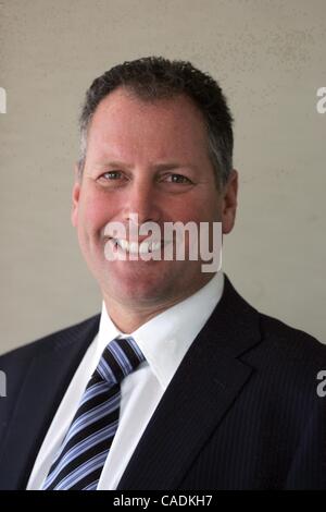 12. August 2010 - Los Angeles, Kalifornien, USA - PETER COMISAR, Leiter der Westküste Investment banking für Guggenheim Partners. (Kredit-Bild: © Ringo Chiu/ZUMApress.com) Stockfoto