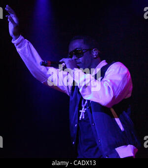 3. Juli 2010 - Atlantic City, New Jersey, USA - SEAN "P. DIDDY" COMBS führt auf der Bühne in der Music Hall im House of Blues, Showboat Casino. (Kredit-Bild: © Tom Briglia/ZUMApress.com) Stockfoto