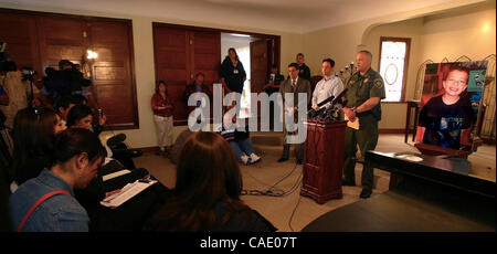 7. Juni 2010 - Portland, Oregon, USA - (RtoL) Skyline Elementary School 7-Year-Old Kyron Horman fehlt noch und eine weitere Pressekonferenz an der Brooks Hill historische Kirche heute mit einigen neuen Details. Einerseits sind Multnomah County Sheriff Captain Jason Gates, PPS Media Relations Matt She Stockfoto