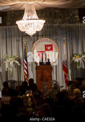 25. Juni 2010 - Turlock, Kalifornien, USA - ehemalige Alaska Gouverneur SARAH PALIN sprach an der California State University Stanislaus in Turlock, Kalifornien für eine Spendenaktion trotz der Kontroverse um ihre sprechende Gebühr.  (Kredit-Bild: © Marty Bicek/ZUMApress.com) Stockfoto