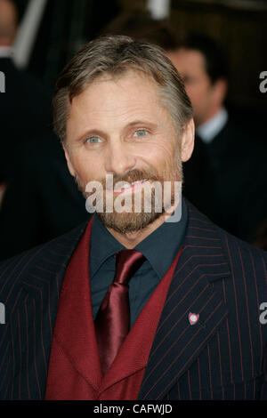 27. Januar 2008 - Los Angeles, Kalifornien, USA - Schauspieler VIGGO MORTENSEN Ankunft am 14. Annual Screen Actors Guild Awards im Shrine Auditorium in Los Angeles statt. (Bild Kredit: Stockfoto