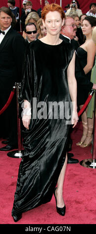 24. Februar 2008 Gewinner - Hollywood, Kalifornien, USA - besten stützenden Schauspielerin TILDA SWINTON auf den 80. Oscar-Verleihung im Kodak Theatre in Hollywood statt. Stockfoto