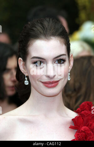 24. Februar 2008 - Hollywood, Kalifornien, USA - ANNE HATHAWAY bei der 80. Oscar-Verleihung im Kodak Theatre in Hollywood statt. Stockfoto