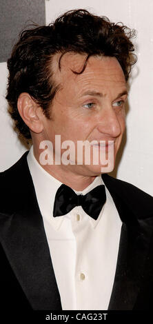 24. Februar 2008; West Hollywood, Kalifornien, USA; Schauspieler SEAN PENN auf der 16. jährlichen Elton John Aids Foundation Oscar Party im Pacific Design Center. Obligatorische Credit: Foto von Vaughn Youtz/ZUMA Press. (©) Copyright 2007 von Vaughn Youtz. Stockfoto
