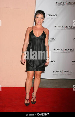 10. Februar 2008 - Hollywood, Kalifornien, US - I12994CHW. SONY/BMG MUSIC ENTERTAINMENT 2008 GRAMMY AFTERPARTY. BEVERLY HILLS HOTEL, BEVERLY HILLS, Kalifornien 02-10-2008.PINK (Kredit-Bild: © Clinton Wallace/Globe Photos/ZUMAPRESS.com) Stockfoto