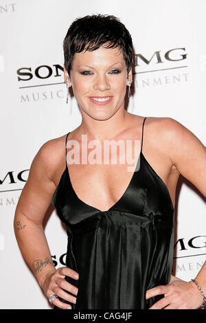 © 2008 Jerome Ware/Zuma statt Presse Sängerin PINK bei Sony after-Party für die Grammy Awards 2008 im Beverly Hills Hotel.  Sonntag, 10. Februar 2008 The Beverly Hills Hotel Beverly Hills, CA Stockfoto