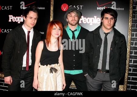 8. Februar 2008 - Hollywood, Kalifornien, US - I12991CHW. VERIZON WIRELESS & ZEITSCHRIFT "PEOPLE" PRE-GRAMMY-PARTY. AVALON HOLLYWOOD, HOLLYWOOD, CA.02/08/08.HAYLEY WILLIAMS mit ihrer BAND "PARAMORE" (Kredit-Bild: © Clinton Wallace/Globe Photos/ZUMAPRESS.com) Stockfoto