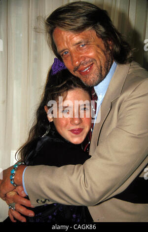 1. Februar 2008 - Hollywood, Kalifornien, USA - SOLEIL MOON FRYE mit ihrem Vater VIRGIL FRYE 1986. (Kredit-Bild: © Phil Roach/Globe Photos/ZUMAPRESS.com) Stockfoto